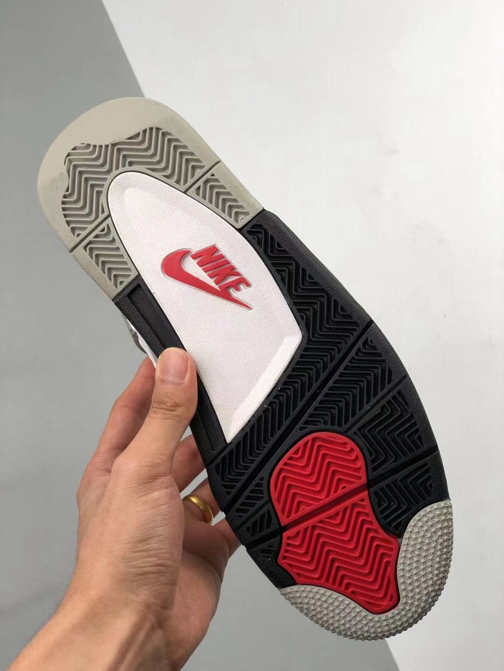 AIR JORDAN 4 WHITE CEMENT 2016